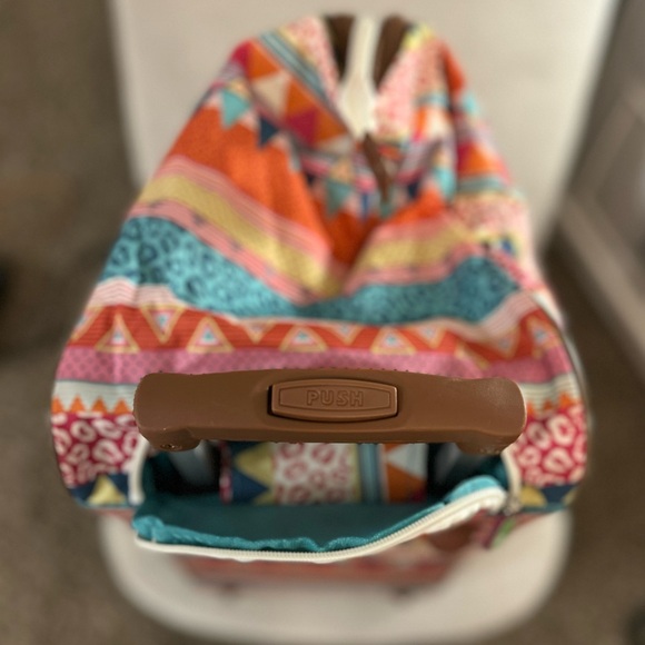 NWT Lily Bloom Pattern 22 Inch Duffel Bag with 2-Rolling Wheels, carry on - Picture 10 of 12